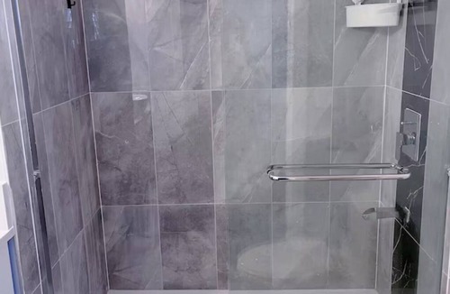 Citadel House | Calgary elegant single room &shared bathroom close LRT&free parking