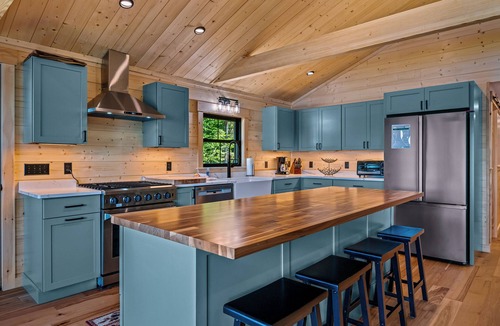 Andover House | Camp 16 | NEWLY Renovated! Sandy Beach, Private Dock, Mooring, Fire Pit