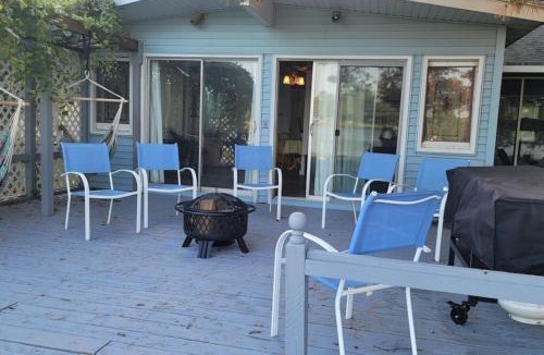 Alto House | Campau Lake 2 BR| Half Retreat Cottage Hot tub Spa