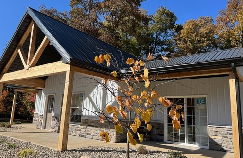 Brookville Cabin | Campfire/grill/full-kitchen, Cabin near Brookville Lake
