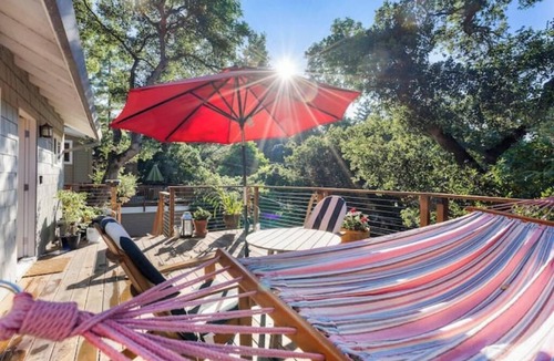 San Carlos House | Canyon Oak House: Private & tranquil home among the trees