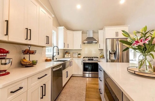 West Hyannisport House | Cape Diem ; All new; 1.5m to Criagville, Hyannis beach; with WiFi, AC
