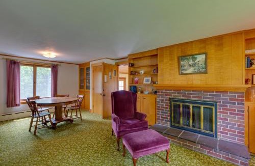 Farmington House | Cape House in Farmington w/Shared Outdoor Pool!