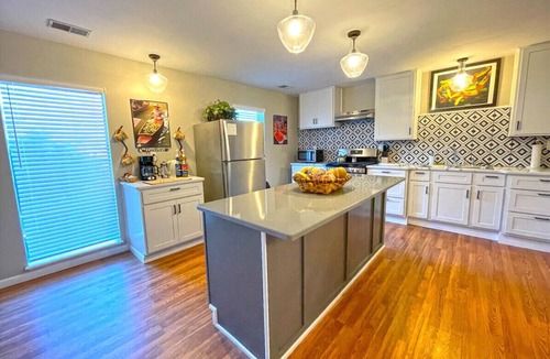 Marietta Condo | Captain's Quarters | One Bed Condo Waterfront on Ohio River
