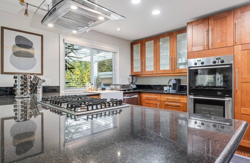 Novato House | Captivating Luxurious Retreat w/ Outdoor Patio