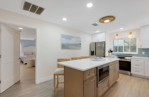 Clearwater Beach House | 🌴Casa Del Mar | Huge Home + Casita | Private Pool Steps to North Beach Sleeps 12 ➠ 971