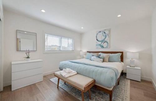 North Whisman House | Casa DiNora Chic and Comfy Home in the Heart of Silicon Valley