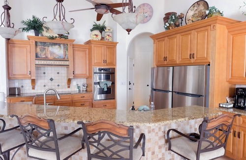 Fort Myers House | CasaSuLago Sunset Lakefront, Saltwater Pool & Spa, Fishing, Kayaks & Game Room!