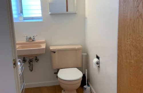 West Alameda Apartment | Central Alameda 2-br apartment with WiFi