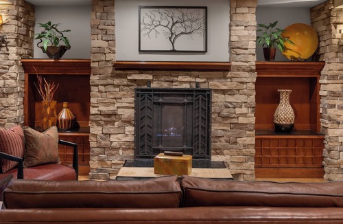 Pleasanton Hotel | Central Bay Area Retreat Minutes from Wine Country | Room w/Kitchen