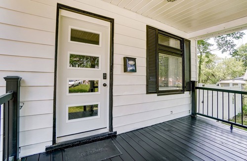 Roselawn Finance House | Centrally located Modern entertainment home for the whole family