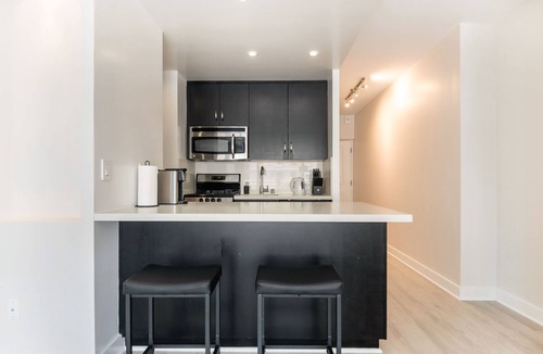 Nob Hill Apartment | Charming 1-bedroom apartment in lovely SF with ensuite laundry