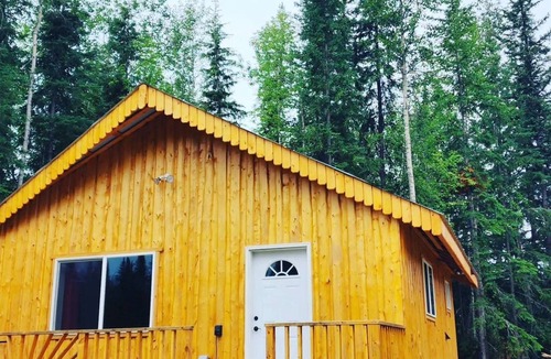 Badger Cabin | Charming 1-bedroom cabin in delightful North Pole with heat