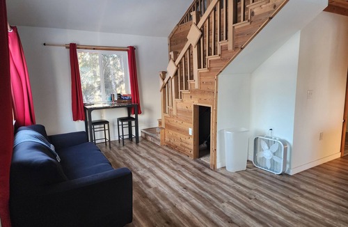 Badger Cabin | Charming 1-bedroom cabin in delightful North Pole with heat