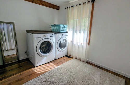 Palmer Cabin | Charming 1-bedroom Cabin in Palmer perfect for a cozy getaway
