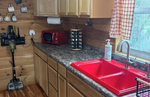 Orrington House | Charming 1-bedroom house on 2 acres in peaceful Orrington