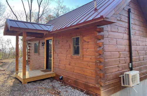 Marion Cabin | Charming 1-bedroom log cabin with AC and hot tub near Linville Gorge