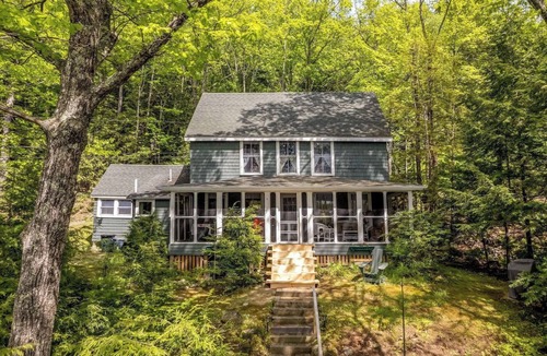 Rome Cottage | Charming 1920's lakefront cottage on Great Pond, sunsets from the dock