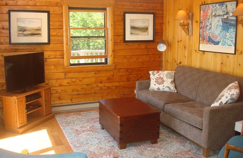 Southwest Harbor Cabin | Charming 2-bedroom cabin in fabulous Southwest Harbor adjacent to Acadia