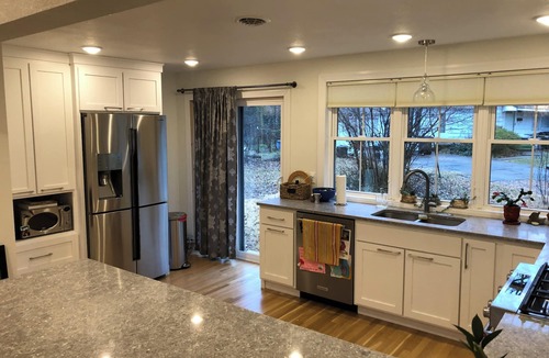 Carbondale House | Charming 2-bedroom house on quiet street in Carbondale