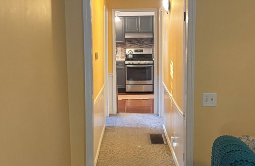 Harrisburg House | Charming 2-bedroom house in Harrisburg Close to the Shawnee National Forest !