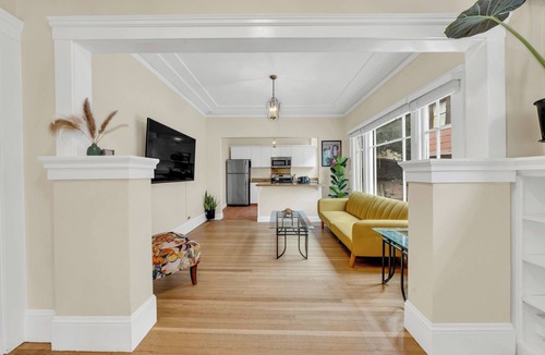 Adams Point Apartment | Charming 2-bedroom Oakland near Downtown - Amazing Location!