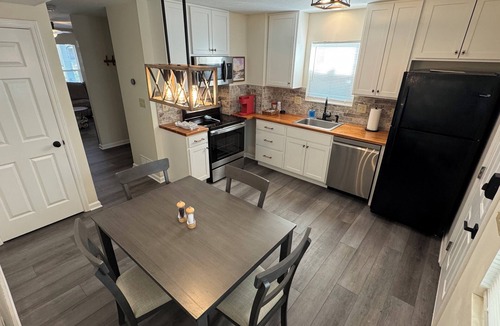 Old North Columbus House | Charming 2-Bedroom Townhome with WiFi and AC in fantastic Columbus