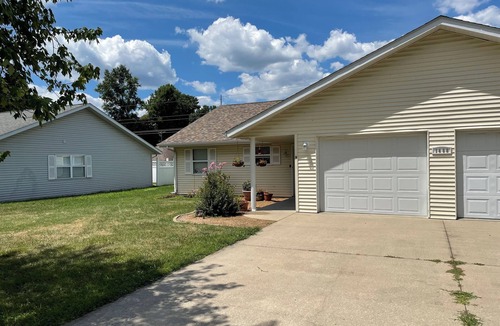 Murphysboro House | Charming 2-bedroom Condo with large driveway in Murphysboro sleeps up to 6