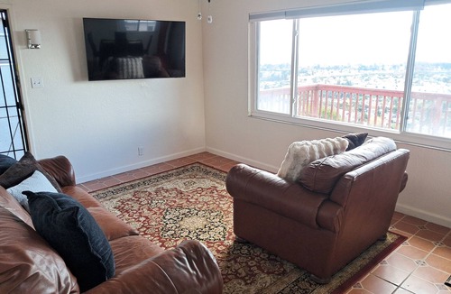San Leandro Apartment | Charming 2-bedroom apartment with great view of San Francisco and Bay Area