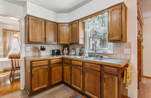 Tiffin House | Charming 3-bedroom/2 bath house in Tiffin with private and picturesque backdrop