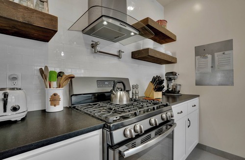 Lodi House | Charming 3 bedroom 2 bath Home located in the heart of Downtown Lodi
