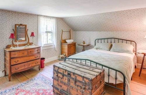 Milbridge House | Charming 3-bedroom farmhouse in Pleasant Milbridge with WiFi