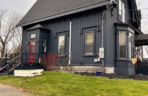 Wiscasset House | Charming 3-bedroom Former Rectory in-town Wiscasset with fenced backyard