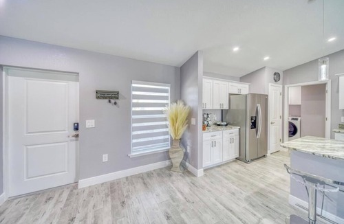 Diplomat House | Charming 3-bedroom house with beautiful heated pool and plenty of amenities