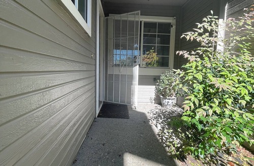 Pittsburg House | Charming 3-bedroom Waterfront Oasis with WiFi, AC in superb Pittsburg California