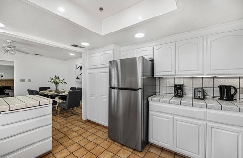 Avalon House | Charming 3-bedroom house in lovely South San Francisco with WiFi, AC
