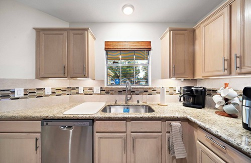 Tomball House | Charming 30+ day stay - 3-bedroom home - Tomball with WiFi, AC