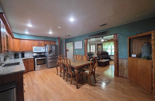 Elmo House | Charming 4-bedroom Country Home near Canton, TX