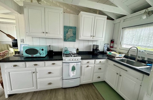 Phippsburg Cottage | Charming Beach Cottage on Popham Beach
