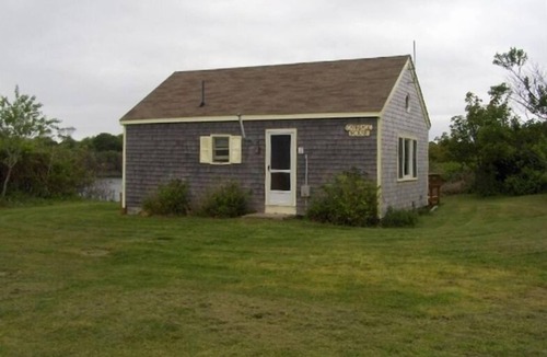 Block Island Cottage | Charming Block Island Cottage with Pond