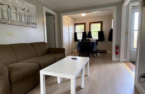 Lincolnville Cottage | Charming Coastal Cottage with Private Deck near Camden, Maine