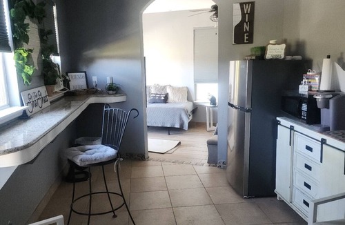 Cypress Cottage | Charming cottage in Cypress with lake view ,WiFi, AC and relaxing outdoor patio.