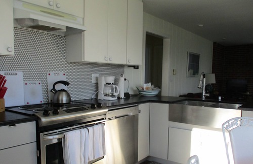 Charlestown Cottage | Charming cottage with fabulous pond views, kayak pond access & minutes to beach.
