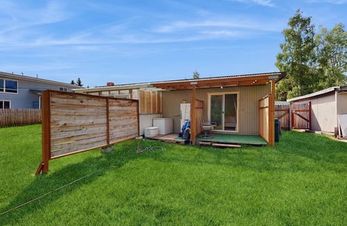 North Star House | Charming & Cozy Studio Retreat in the Heart of Anchorage