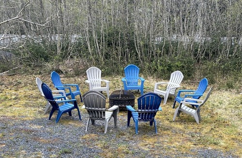 Bear Creek House | Charming Creekside Retreat Near Kenai Fjords in Seward, Alaska