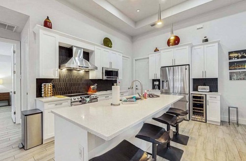 Trafalgar House | Charming dog-friendly home with pool, fireplace, fast WiFi, & washer/dryer