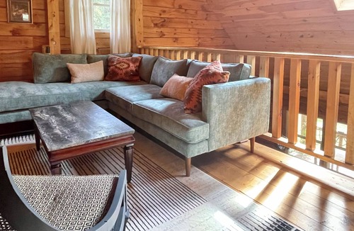 Mount Marion Cabin | Charming Element Cabin 3BR 1.5BA