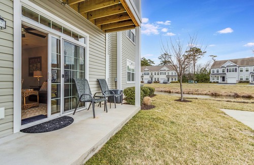 Rehoboth Beach Condo | Charming First floor 3 BR with pool in enchanting Rehoboth Beach, Dogs Welcome