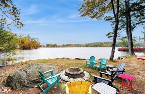 Monmouth House | Charming Four-Season Lakehouse with Scenic Views and Activities for All Ages