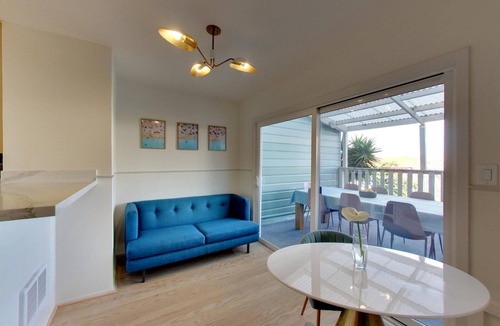 Dolores Heights House | Charming, Fully Updated 1-Bedroom in the Castro with Private Deck & City Views
